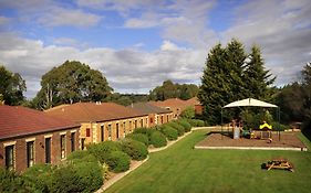 Country Club Villas